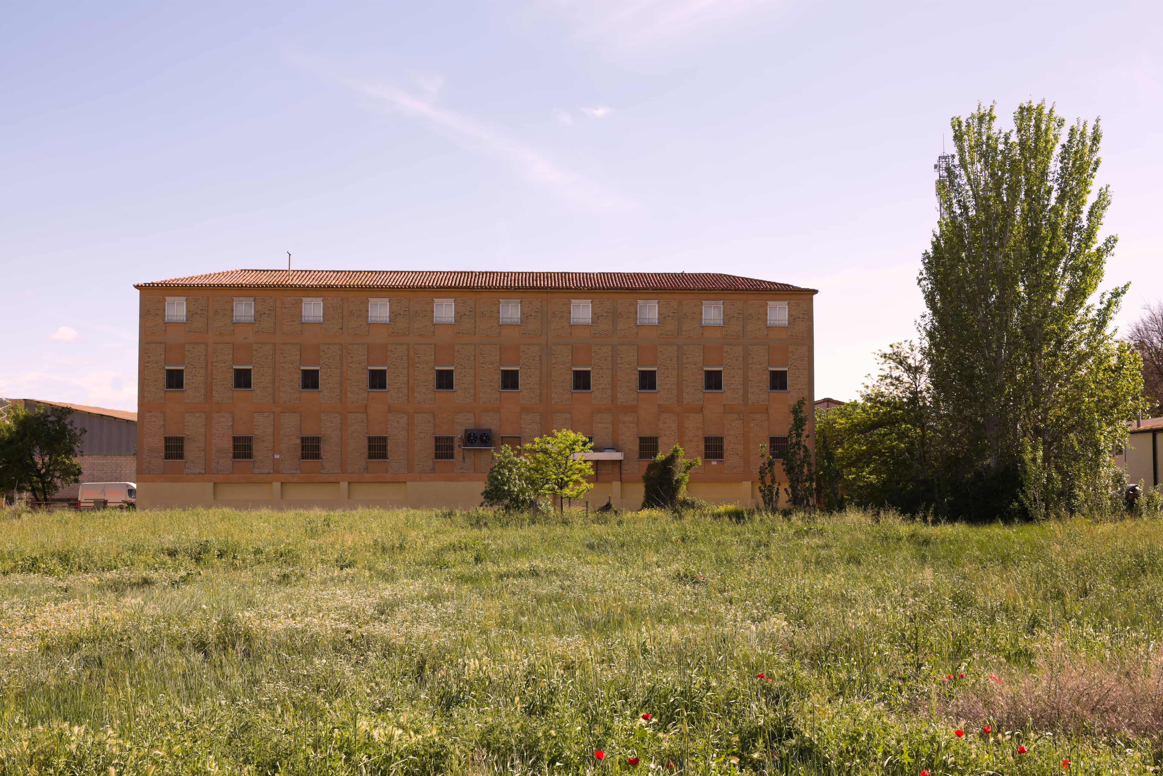 Exterior del Secadero de Jamones Villarroya