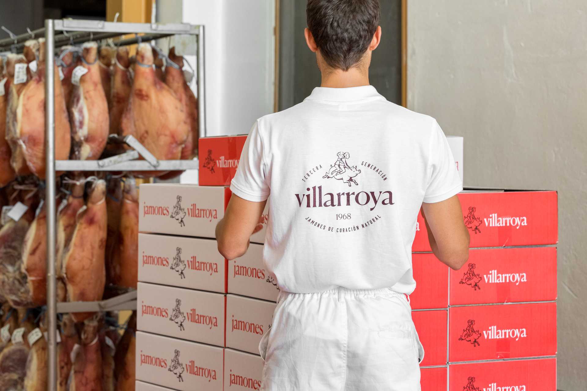 Preparación de pedidos en Jamones Villarroya